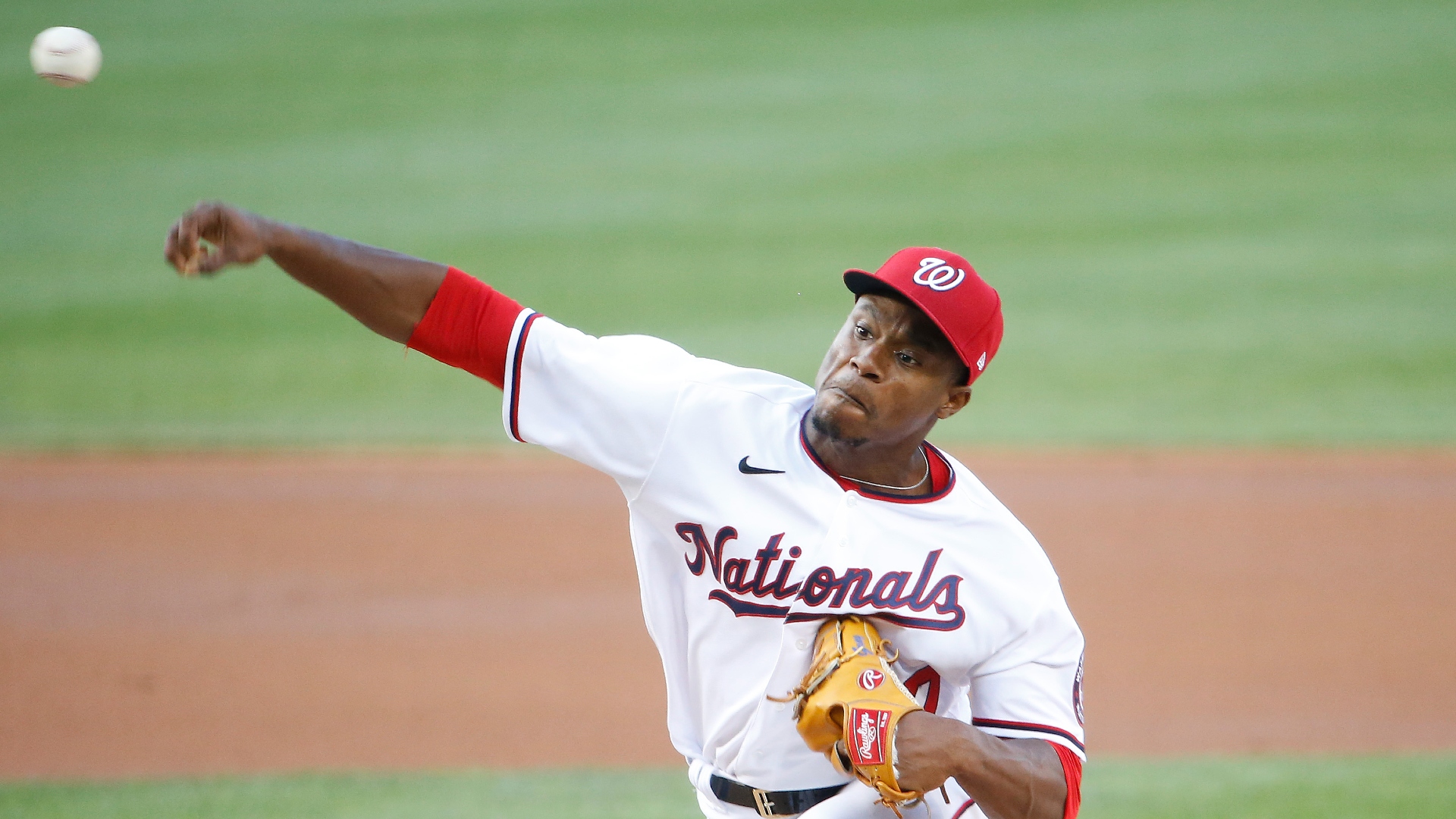 Josiah Gray throws a pitch during his Nationals debut