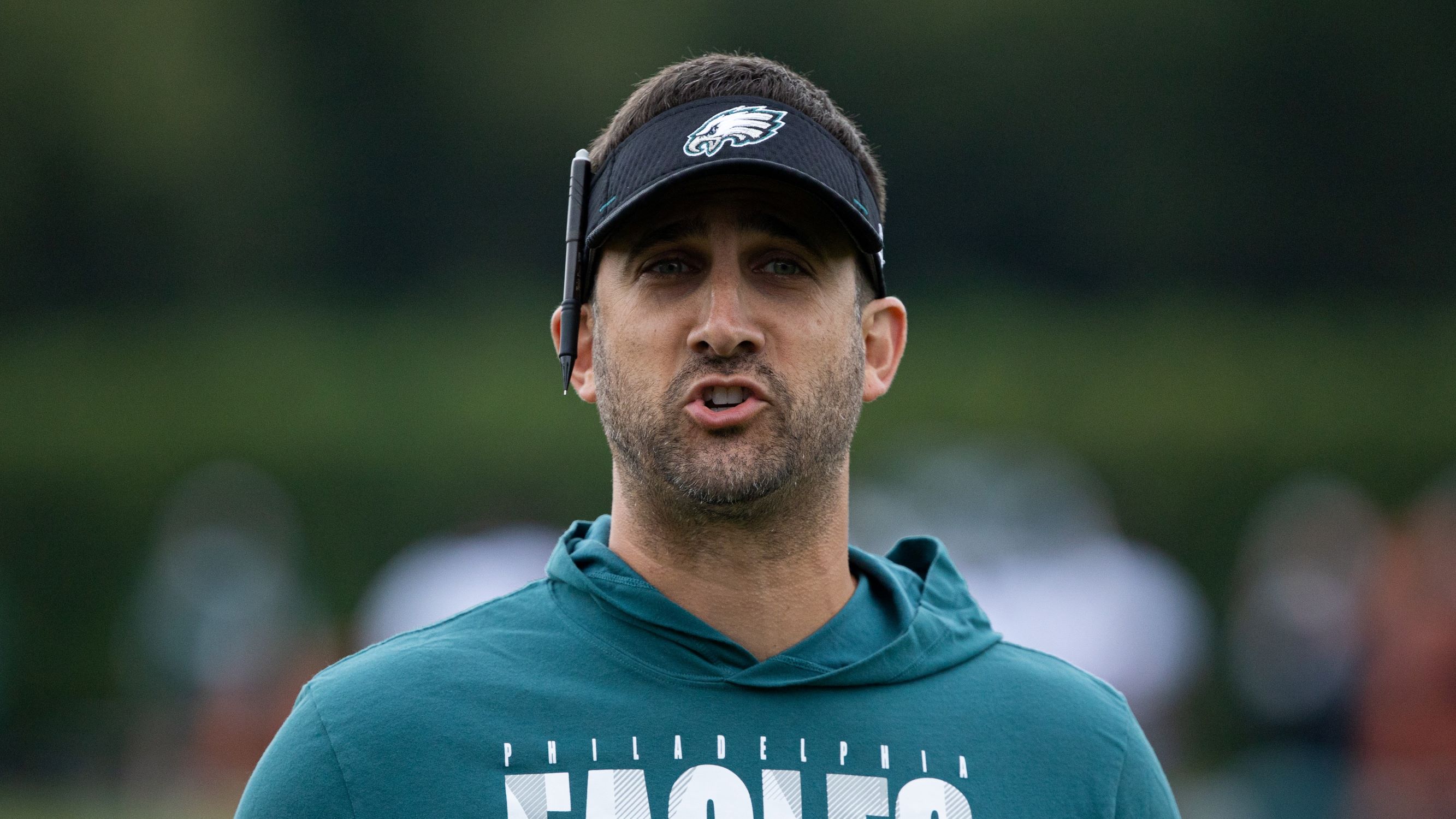 Eagles training camp 2021: Why Nick Sirianni called a meeting during  practice | RSN