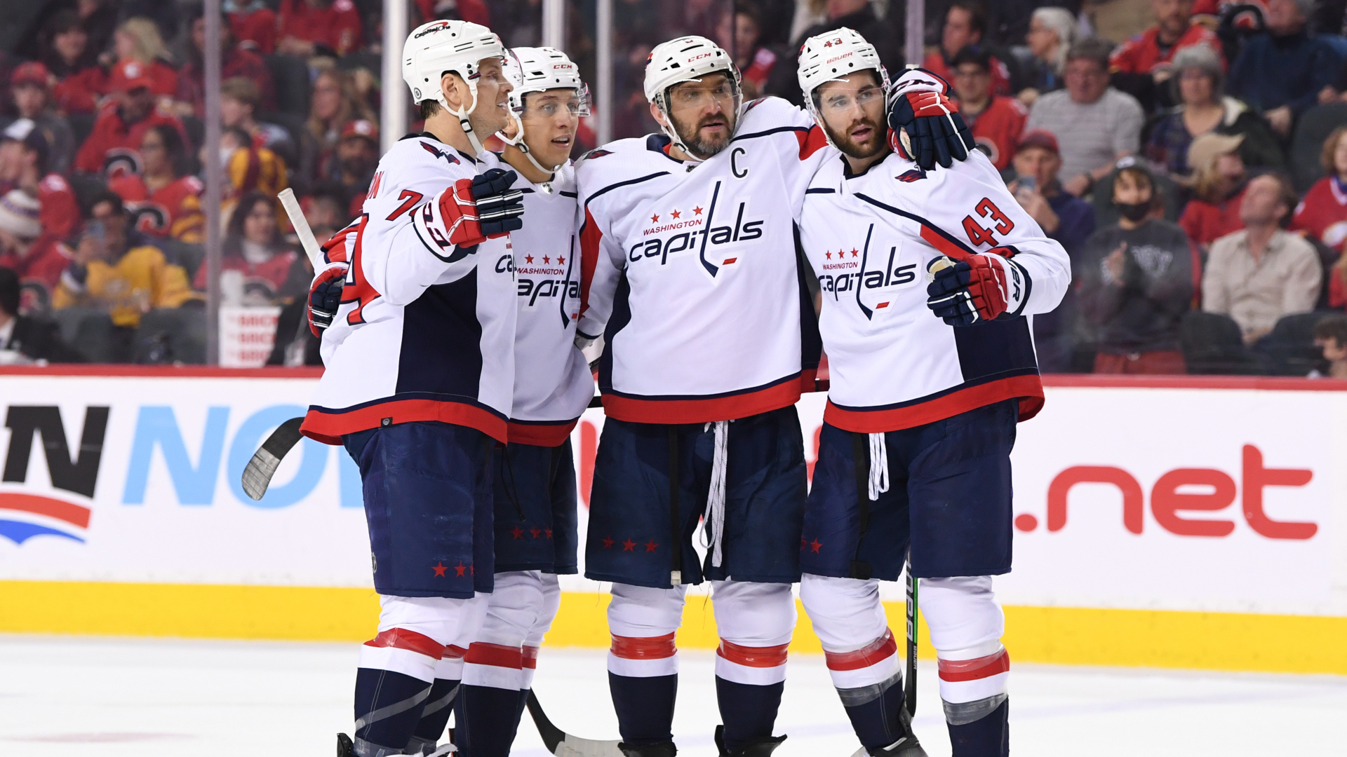 Historic night for Ovechkin, Backstrom, Caps in win at Calgary