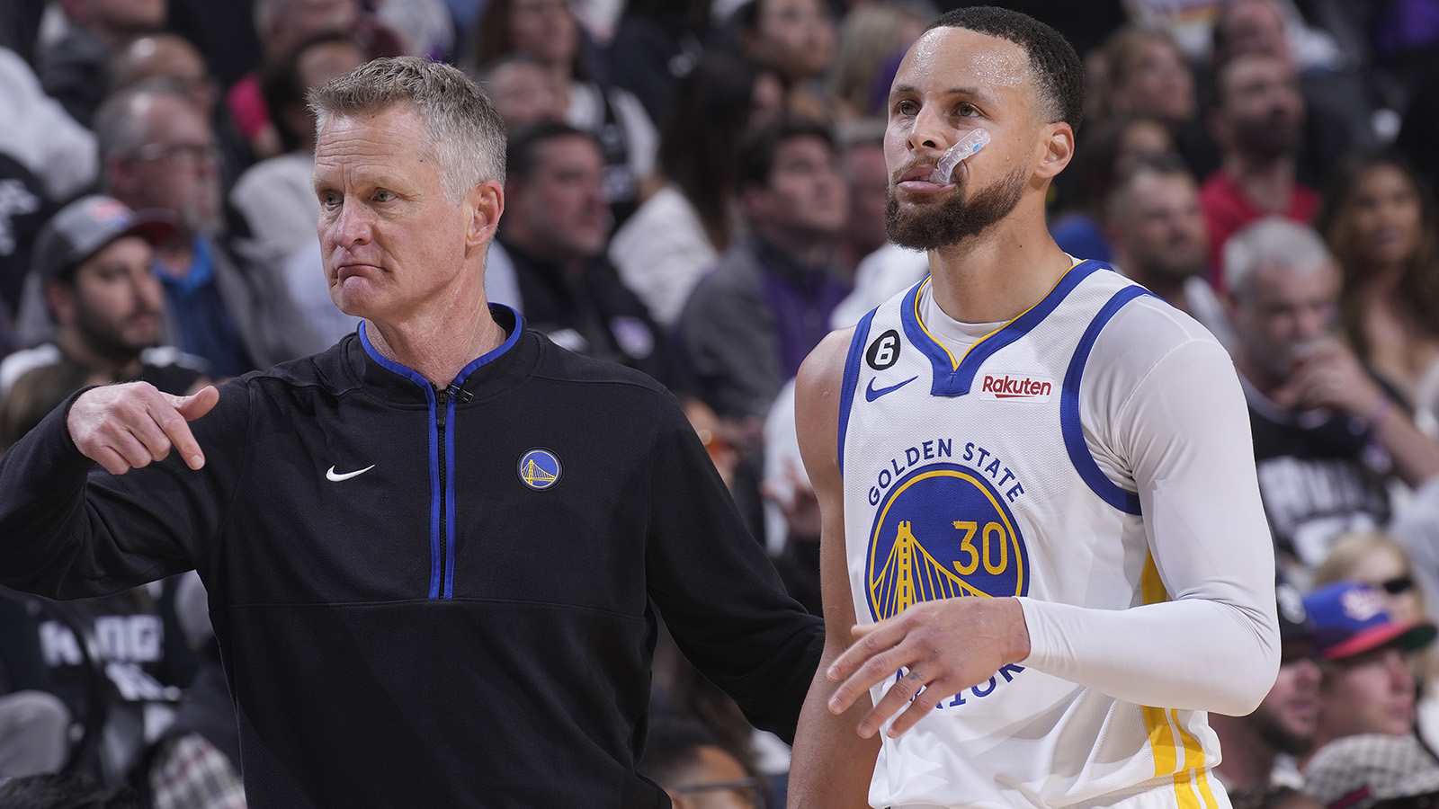 O plano de minutos de jogo de Steph Curry provou ser difícil para os Warriors manterem